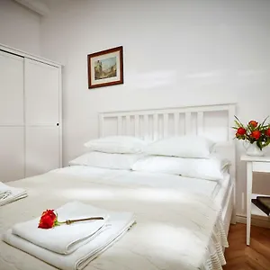  Apartament Mariensztat / Old Town Place For
